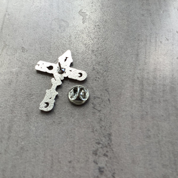 Pin Badge Christian Gift Amazing Grace Silver effect Cross Faithstrings